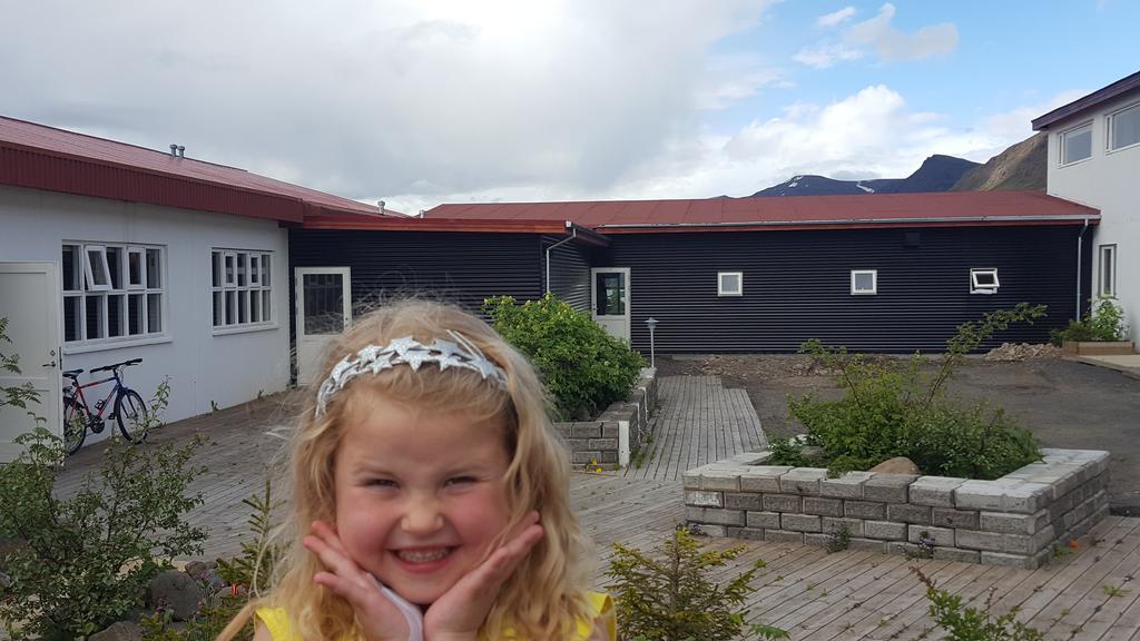 Hótel Sveinbjarnargerdi Svalbarthseyri Exterior foto